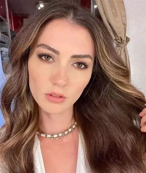 burcu özberk iubit|Burcu Özberk Wiki, Boy, Husband Name, Family, Height & More